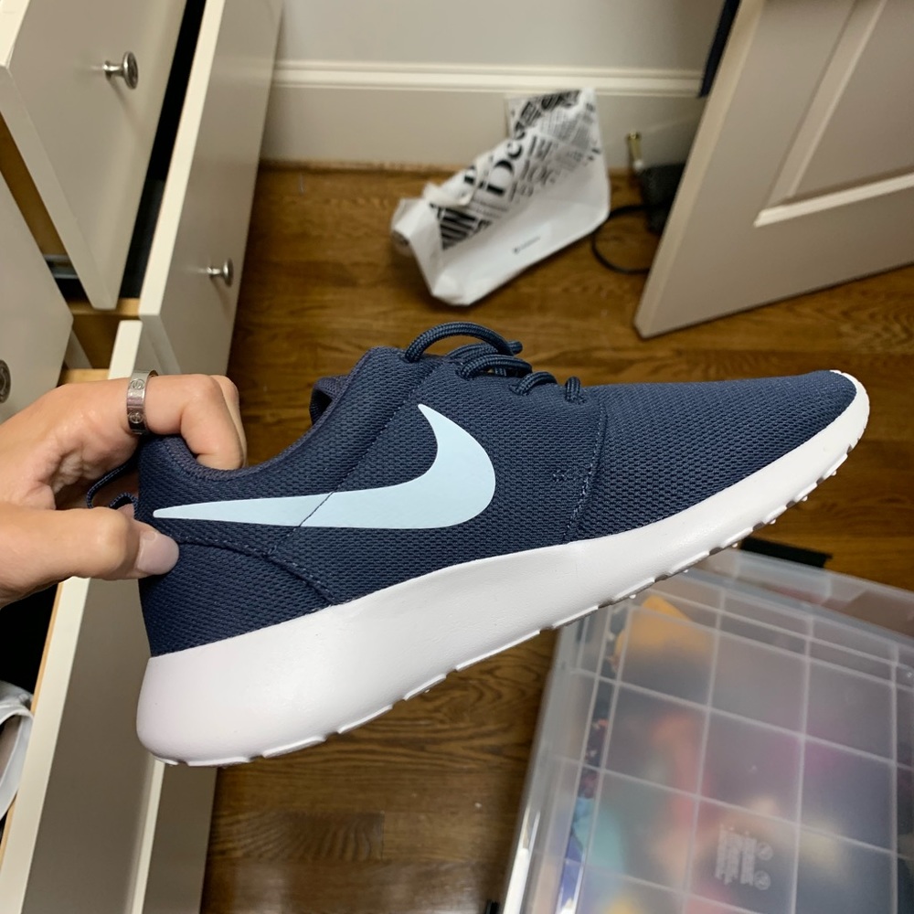 Nike Roshe One Sneakers